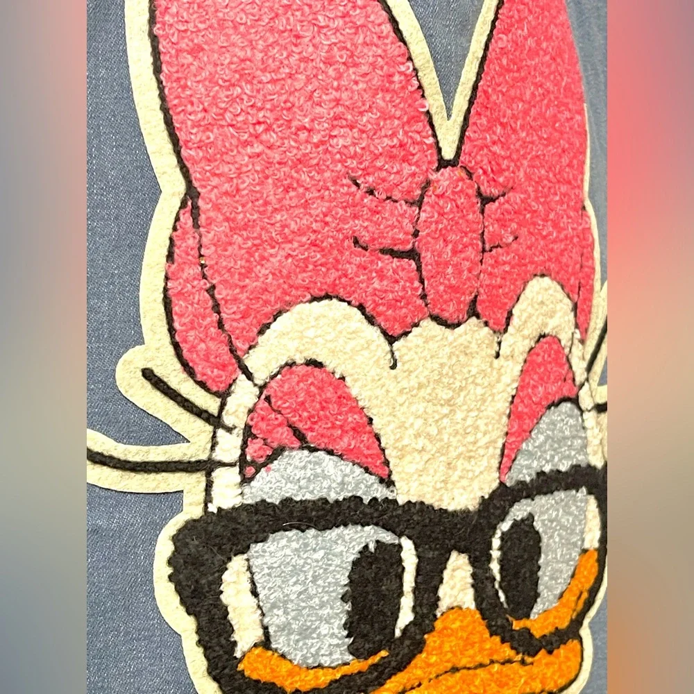New 10/12 girls denim button down top with fuzzy Daisy Duck patch - Picture 3 of 4